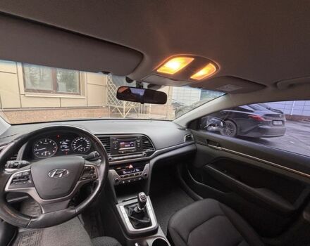 Сірий Хендай Елантра, об'ємом двигуна 1.6 л та пробігом 111 тис. км за 11900 $, фото 7 на Automoto.ua