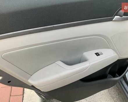 Сірий Хендай Елантра, об'ємом двигуна 2 л та пробігом 165 тис. км за 10700 $, фото 14 на Automoto.ua