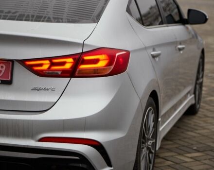 Серый Хендай Элантра, объемом двигателя 1.6 л и пробегом 145 тыс. км за 12500 $, фото 9 на Automoto.ua