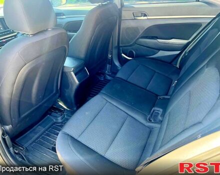 Сірий Хендай Елантра, об'ємом двигуна 2 л та пробігом 106 тис. км за 11999 $, фото 8 на Automoto.ua