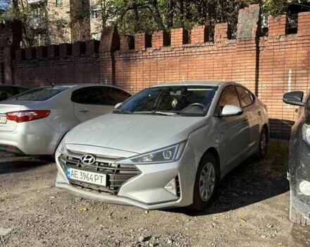 Серый Хендай Элантра, объемом двигателя 1.59 л и пробегом 186 тыс. км за 11000 $, фото 2 на Automoto.ua