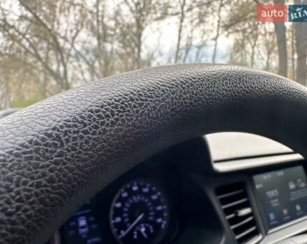 Серый Хендай Элантра, объемом двигателя 2 л и пробегом 132 тыс. км за 12700 $, фото 5 на Automoto.ua