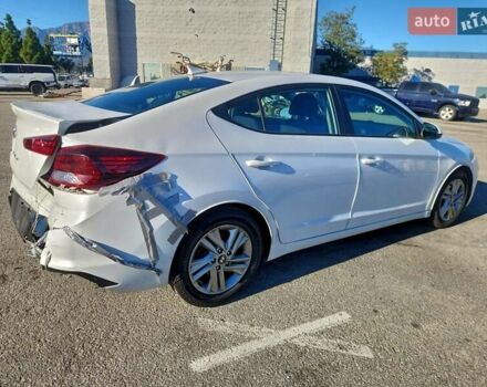 Сірий Хендай Елантра, об'ємом двигуна 2 л та пробігом 70 тис. км за 1500 $, фото 2 на Automoto.ua