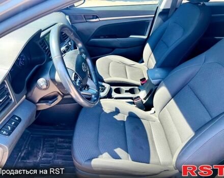 Сірий Хендай Елантра, об'ємом двигуна 2 л та пробігом 106 тис. км за 11999 $, фото 9 на Automoto.ua