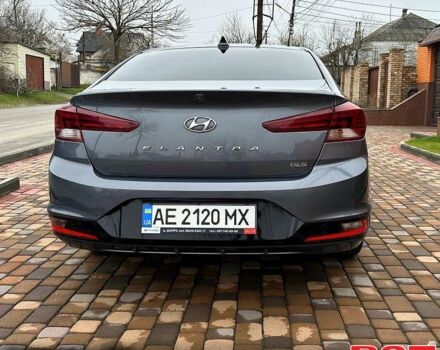 Сірий Хендай Елантра, об'ємом двигуна 1.6 л та пробігом 121 тис. км за 13850 $, фото 3 на Automoto.ua