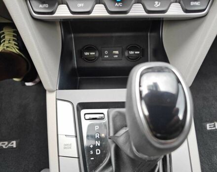 Серый Хендай Элантра, объемом двигателя 2 л и пробегом 24 тыс. км за 16100 $, фото 13 на Automoto.ua