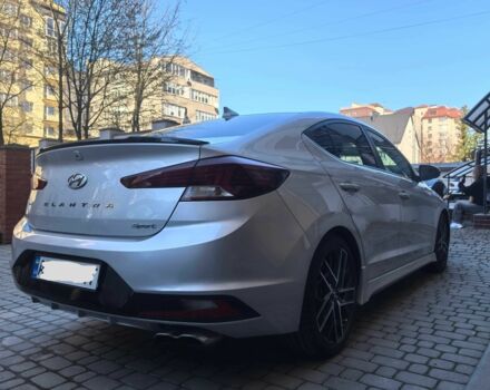 Серый Хендай Элантра, объемом двигателя 1.6 л и пробегом 220 тыс. км за 15000 $, фото 2 на Automoto.ua