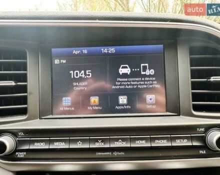 Серый Хендай Элантра, объемом двигателя 2 л и пробегом 132 тыс. км за 12700 $, фото 2 на Automoto.ua