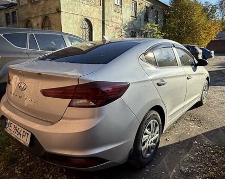 Серый Хендай Элантра, объемом двигателя 1.59 л и пробегом 186 тыс. км за 11000 $, фото 3 на Automoto.ua