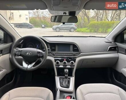 Серый Хендай Элантра, объемом двигателя 2 л и пробегом 132 тыс. км за 12700 $, фото 23 на Automoto.ua
