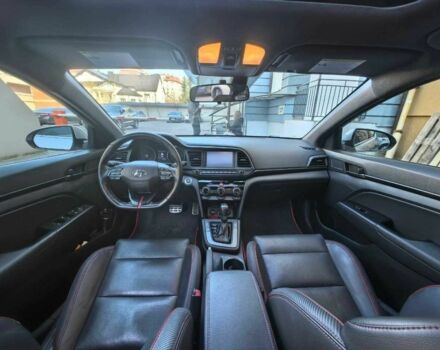 Серый Хендай Элантра, объемом двигателя 1.6 л и пробегом 220 тыс. км за 15000 $, фото 4 на Automoto.ua