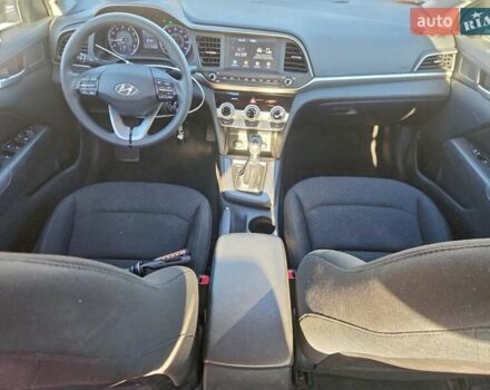Сірий Хендай Елантра, об'ємом двигуна 2 л та пробігом 70 тис. км за 1500 $, фото 7 на Automoto.ua