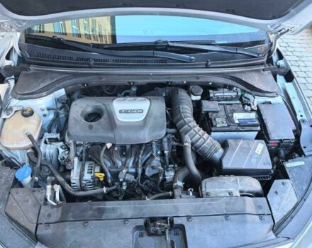 Серый Хендай Элантра, объемом двигателя 1.6 л и пробегом 220 тыс. км за 15000 $, фото 8 на Automoto.ua