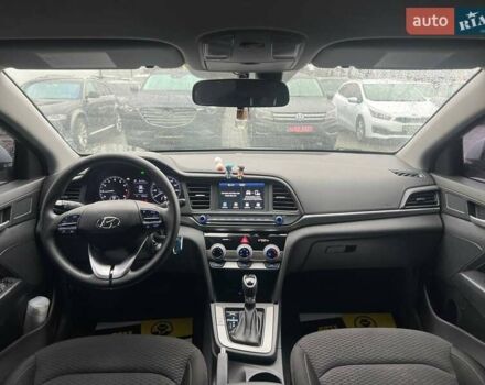 Серый Хендай Элантра, объемом двигателя 2 л и пробегом 62 тыс. км за 14800 $, фото 10 на Automoto.ua