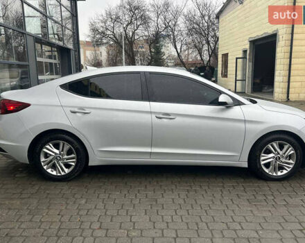 Серый Хендай Элантра, объемом двигателя 2 л и пробегом 62 тыс. км за 14800 $, фото 7 на Automoto.ua
