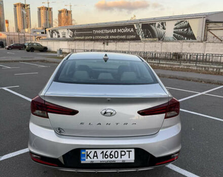 Серый Хендай Элантра, объемом двигателя 2 л и пробегом 92 тыс. км за 13800 $, фото 3 на Automoto.ua