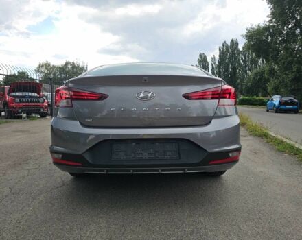Серый Хендай Элантра, объемом двигателя 2 л и пробегом 30 тыс. км за 15800 $, фото 4 на Automoto.ua