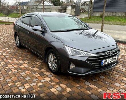Сірий Хендай Елантра, об'ємом двигуна 1.6 л та пробігом 121 тис. км за 13850 $, фото 1 на Automoto.ua