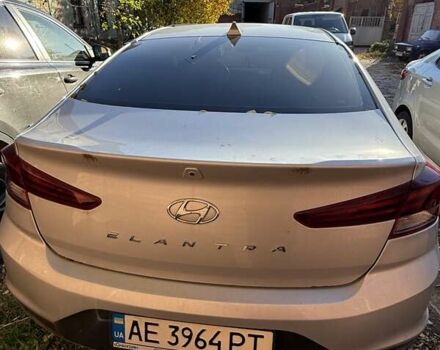 Серый Хендай Элантра, объемом двигателя 1.59 л и пробегом 186 тыс. км за 11000 $, фото 4 на Automoto.ua