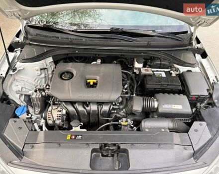 Серый Хендай Элантра, объемом двигателя 2 л и пробегом 132 тыс. км за 12700 $, фото 10 на Automoto.ua