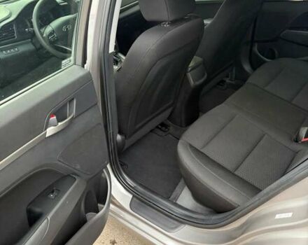 Сірий Хендай Елантра, об'ємом двигуна 2 л та пробігом 68 тис. км за 14900 $, фото 12 на Automoto.ua