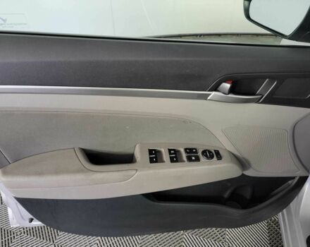 Серый Хендай Элантра, объемом двигателя 2 л и пробегом 53 тыс. км за 11800 $, фото 8 на Automoto.ua