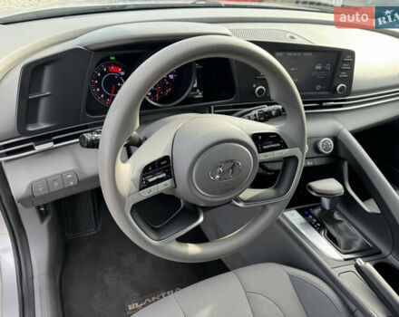 Хендай Элантра 2020 в Ивано-Франковске на Automoto.ua Серый Хендай Элантра, объемом двигателя 2 л и пробегом 113 тыс. км за 15000 $, фото 19 на Automoto.ua
