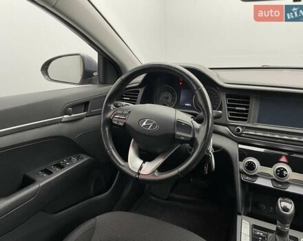 Серый Хендай Элантра, объемом двигателя 1.6 л и пробегом 94 тыс. км за 15754 $, фото 11 на Automoto.ua