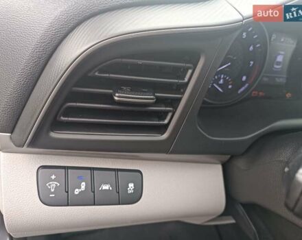 Хендай Элантра 2020 в Киеве на Automoto.ua Серый Хендай Элантра, объемом двигателя 2 л и пробегом 123 тыс. км за 12900 $, фото 9 на Automoto.ua