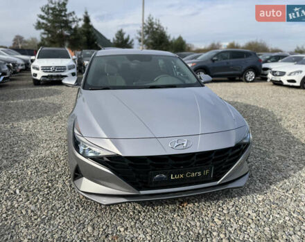 Хендай Элантра 2020 в Ивано-Франковске на Automoto.ua Серый Хендай Элантра, объемом двигателя 2 л и пробегом 113 тыс. км за 15000 $, фото 3 на Automoto.ua
