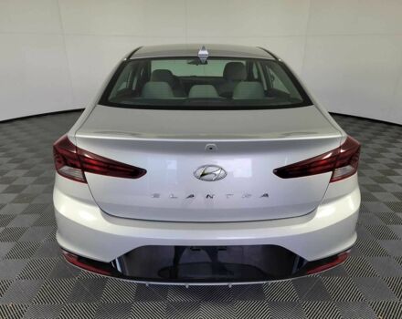 Серый Хендай Элантра, объемом двигателя 2 л и пробегом 53 тыс. км за 11800 $, фото 3 на Automoto.ua