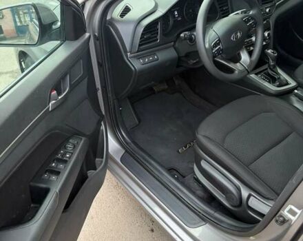 Сірий Хендай Елантра, об'ємом двигуна 2 л та пробігом 68 тис. км за 14900 $, фото 8 на Automoto.ua