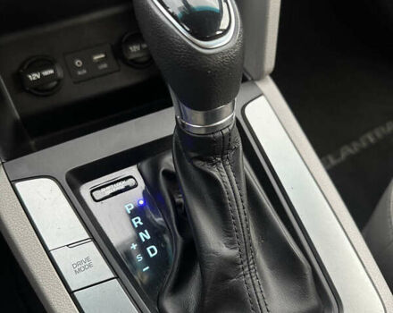 Сірий Хендай Елантра, об'ємом двигуна 2 л та пробігом 66 тис. км за 14900 $, фото 20 на Automoto.ua