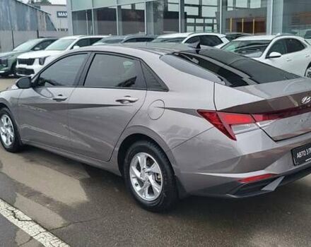 Сірий Хендай Елантра, об'ємом двигуна 1.59 л та пробігом 32 тис. км за 18417 $, фото 3 на Automoto.ua