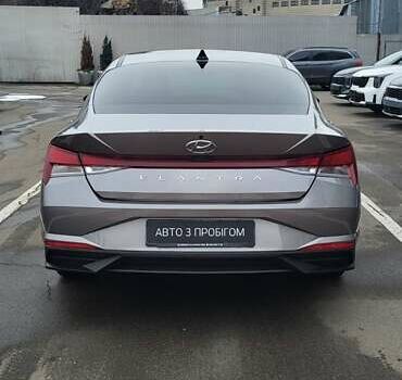 Сірий Хендай Елантра, об'ємом двигуна 1.59 л та пробігом 32 тис. км за 18417 $, фото 5 на Automoto.ua