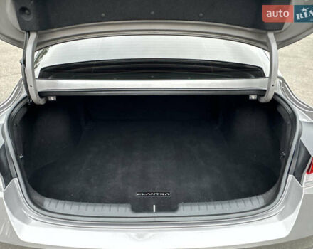 Серый Хендай Элантра, объемом двигателя 2 л и пробегом 135 тыс. км за 17200 $, фото 41 на Automoto.ua