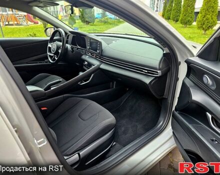 Сірий Хендай Елантра, об'ємом двигуна 1.6 л та пробігом 33 тис. км за 18999 $, фото 2 на Automoto.ua