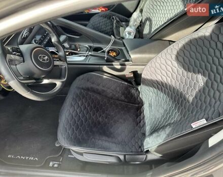 Сірий Хендай Елантра, об'ємом двигуна 1.59 л та пробігом 57 тис. км за 19500 $, фото 7 на Automoto.ua