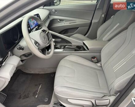 Сірий Хендай Елантра, об'ємом двигуна 2 л та пробігом 120 тис. км за 14900 $, фото 13 на Automoto.ua