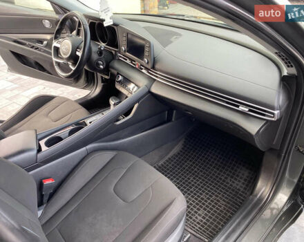 Серый Хендай Элантра, объемом двигателя 1.59 л и пробегом 87 тыс. км за 20000 $, фото 4 на Automoto.ua