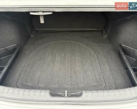 Сірий Хендай Елантра, об'ємом двигуна 2 л та пробігом 120 тис. км за 14900 $, фото 9 на Automoto.ua