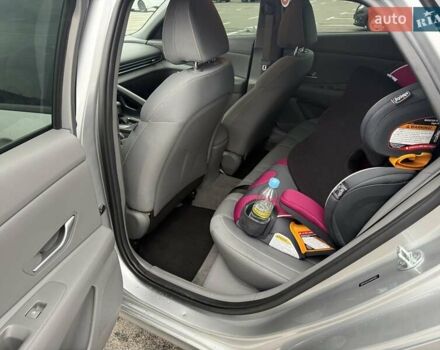 Сірий Хендай Елантра, об'ємом двигуна 2 л та пробігом 120 тис. км за 14900 $, фото 12 на Automoto.ua