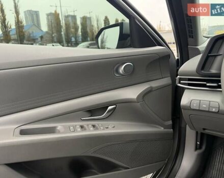 Сірий Хендай Елантра, об'ємом двигуна 2 л та пробігом 120 тис. км за 14900 $, фото 5 на Automoto.ua