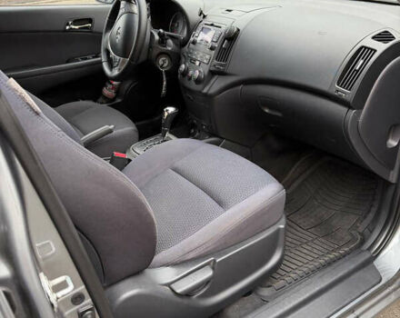 Серый Хендай Элантра, объемом двигателя 2 л и пробегом 213 тыс. км за 6700 $, фото 6 на Automoto.ua