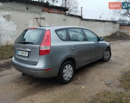 Сірий Хендай Елантра, об'ємом двигуна 2 л та пробігом 246 тис. км за 5800 $, фото 6 на Automoto.ua