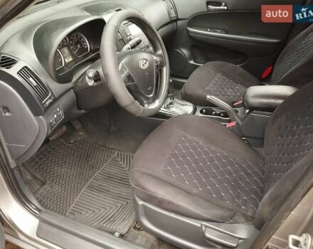 Сірий Хендай Елантра, об'ємом двигуна 2 л та пробігом 246 тис. км за 5800 $, фото 9 на Automoto.ua