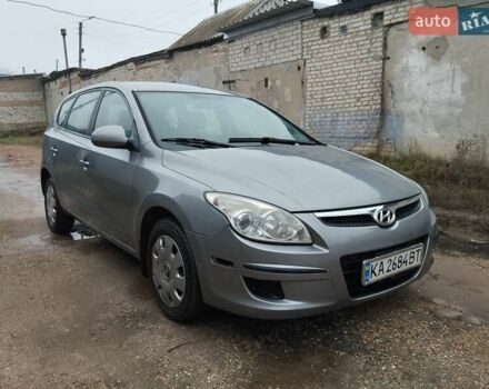 Сірий Хендай Елантра, об'ємом двигуна 2 л та пробігом 246 тис. км за 5800 $, фото 2 на Automoto.ua
