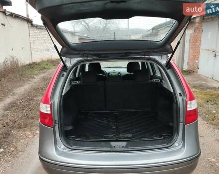 Сірий Хендай Елантра, об'ємом двигуна 2 л та пробігом 246 тис. км за 5800 $, фото 8 на Automoto.ua