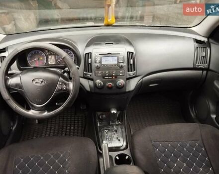 Сірий Хендай Елантра, об'ємом двигуна 2 л та пробігом 246 тис. км за 5800 $, фото 10 на Automoto.ua