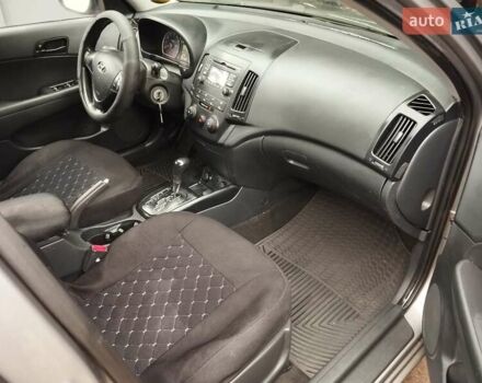 Сірий Хендай Елантра, об'ємом двигуна 2 л та пробігом 246 тис. км за 5800 $, фото 11 на Automoto.ua